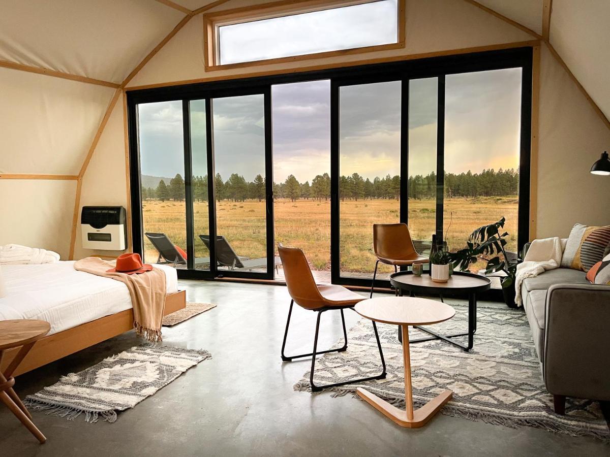 Backland Hotell Williams Eksteriør bilde